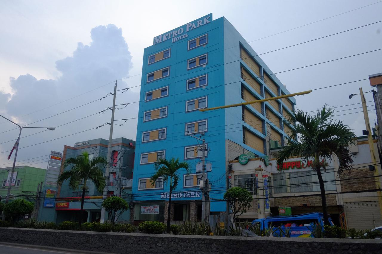 Metro Park Hotel Mandaue Cebu Bagian luar foto