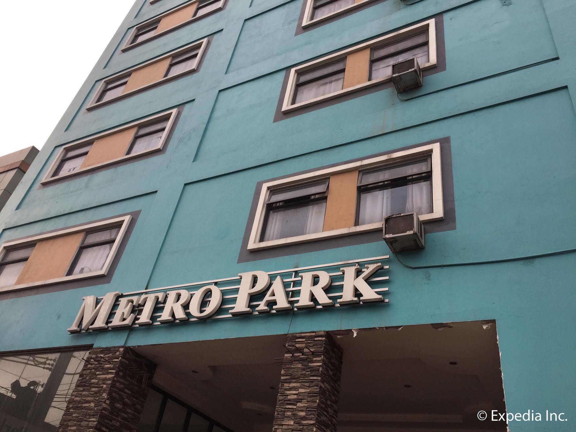 Metro Park Hotel Mandaue Cebu Bagian luar foto